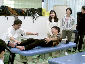片麻痺者の生活行為への作業療法アプローチ　～作業活動と姿勢制御について